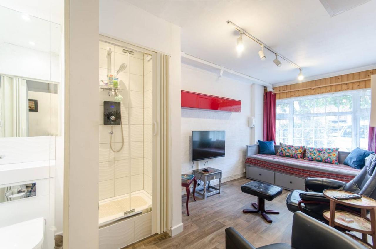 Leeward Gardens With Ensuite London Eksteriør billede